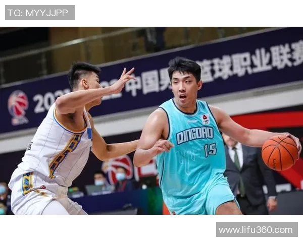 上海足球队以89分领跑大师赛积分榜展现强大实力